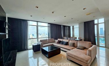 For rent 3 bedrooms condo in Pathum Wan, Bangkok