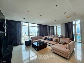 For rent 3 bedrooms condo in Pathum Wan, Bangkok
