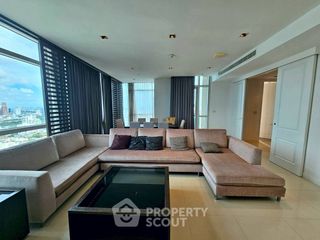For rent 3 bedrooms condo in Pathum Wan, Bangkok