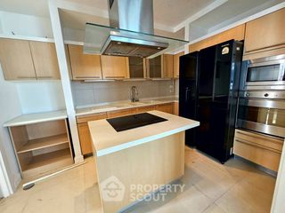 For rent 3 bedrooms condo in Pathum Wan, Bangkok