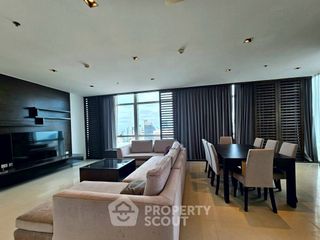 For rent 3 bedrooms condo in Pathum Wan, Bangkok