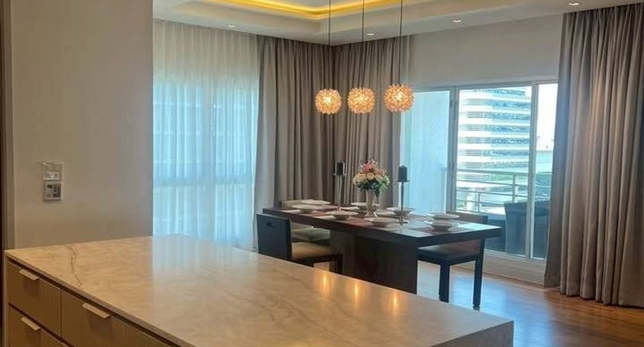 À louer 3 chambres appartement à Pathum Wan, Bangkok