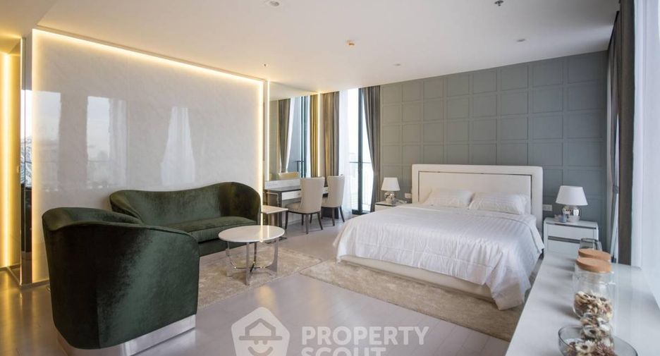 For rent 3 bedrooms condo in Pathum Wan, Bangkok
