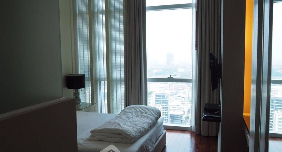 For rent 2 bedrooms condo in Pathum Wan, Bangkok