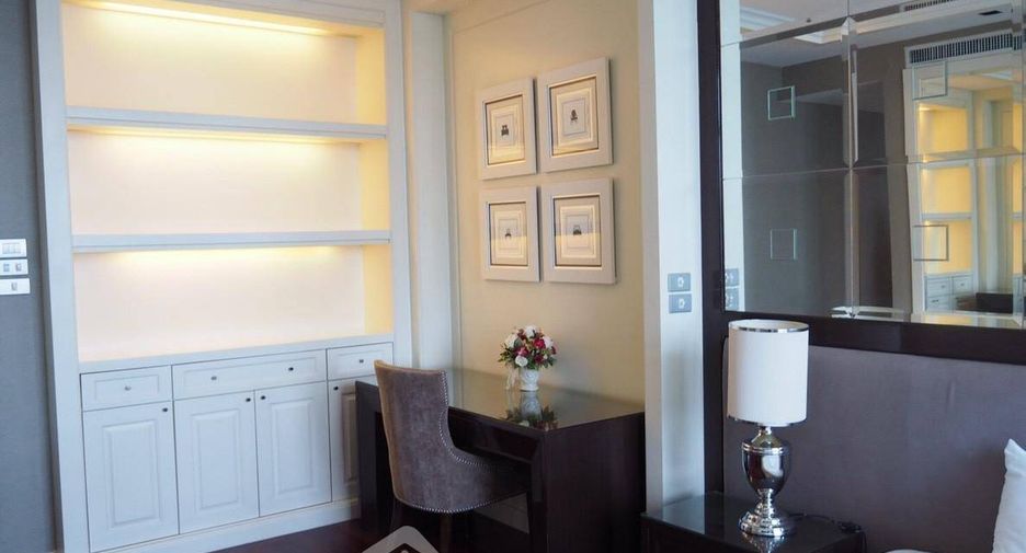 For rent 2 bedrooms condo in Pathum Wan, Bangkok