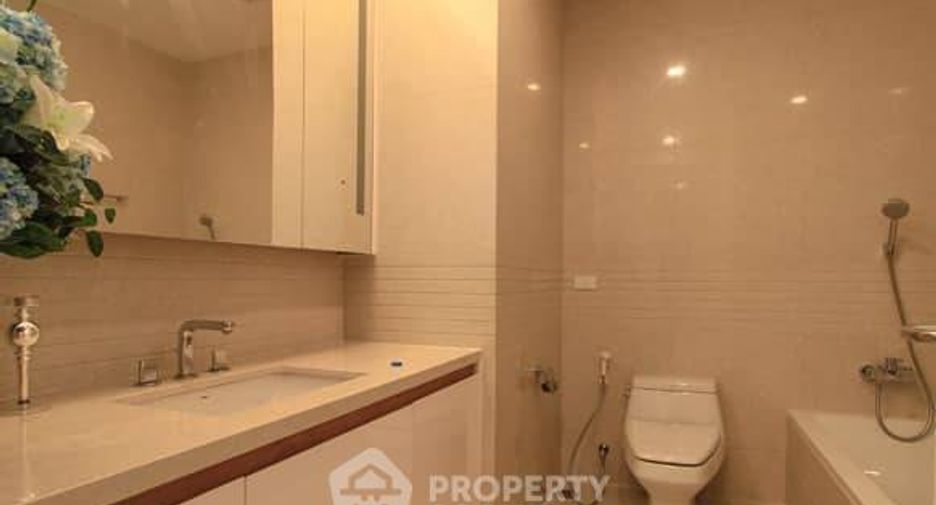 For rent 2 bedrooms condo in Pathum Wan, Bangkok