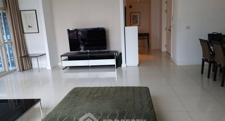 For rent 3 bedrooms condo in Pathum Wan, Bangkok