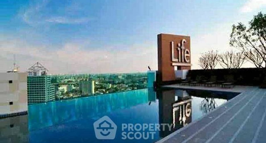 Condo en alquiler de 1 habitaciones en Phra Khanong, Bangkok