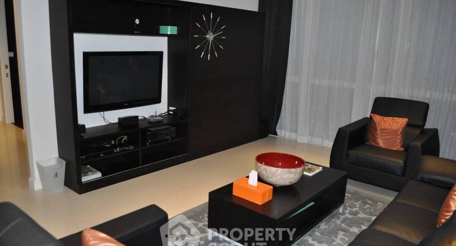 For rent 2 bedrooms condo in Pathum Wan, Bangkok