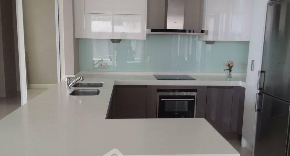 For rent 2 bedrooms condo in Pathum Wan, Bangkok