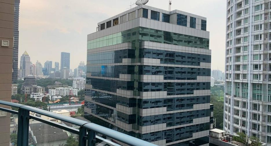 For rent 2 bedrooms condo in Pathum Wan, Bangkok