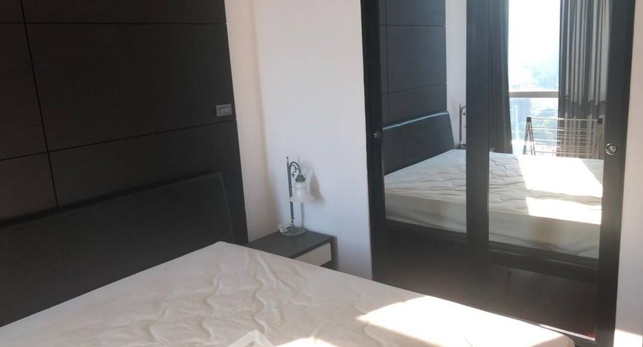 For rent 2 bedrooms condo in Pathum Wan, Bangkok