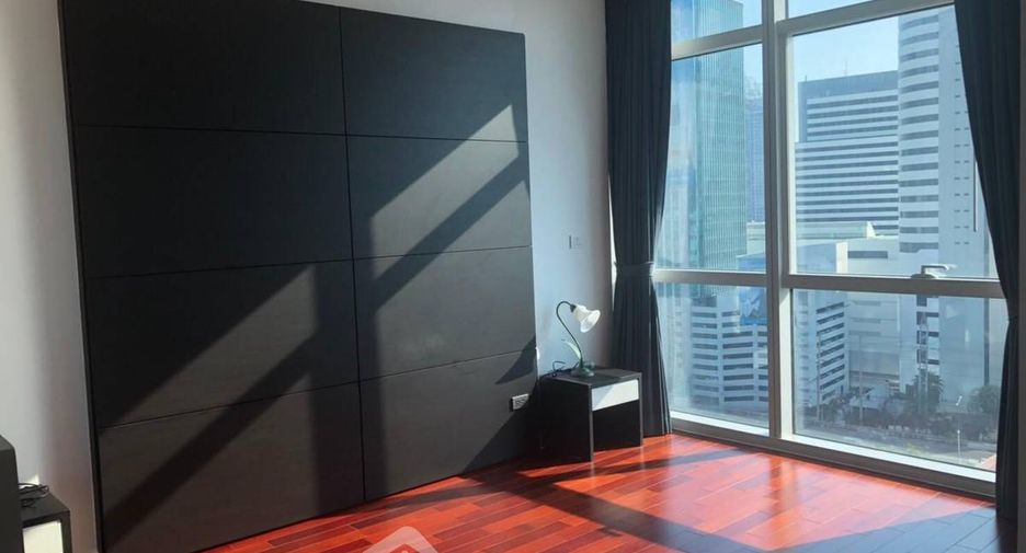 For rent 2 bedrooms condo in Pathum Wan, Bangkok