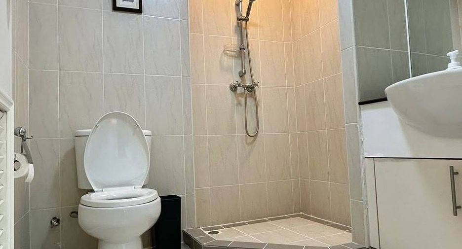 Wohnung zur Miete mit 2 Zimmer in Khlong Toei, Bangkok