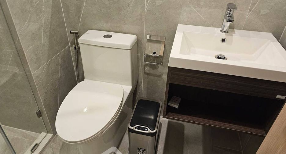 Wohnung zur Miete mit 2 Zimmer in Huai Khwang, Bangkok