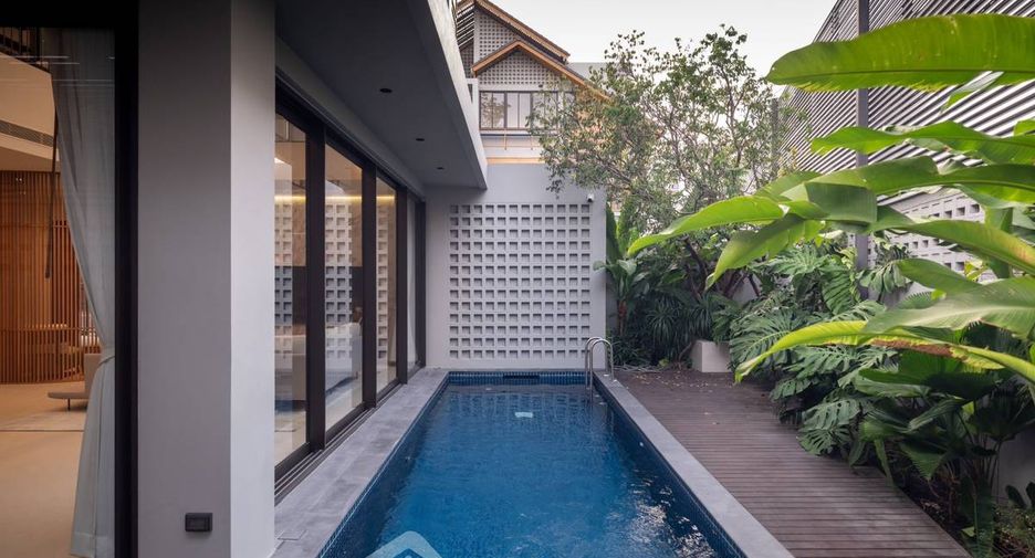 For rent 5 bedrooms house in Chatuchak, Bangkok