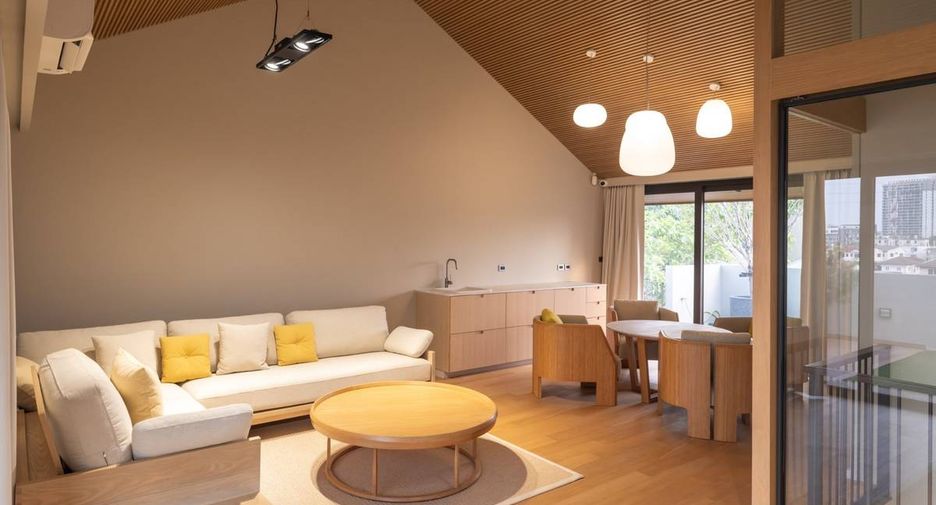 For rent 5 bedrooms house in Chatuchak, Bangkok