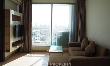 For rent 2 bedrooms condo in Huai Khwang, Bangkok