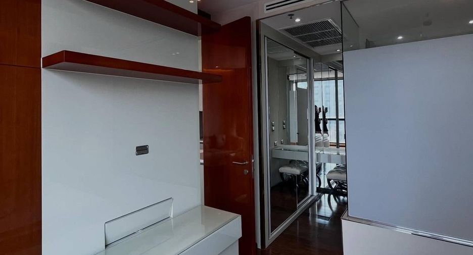 Wohnung zur Miete mit 2 Zimmer in Khlong Toei, Bangkok