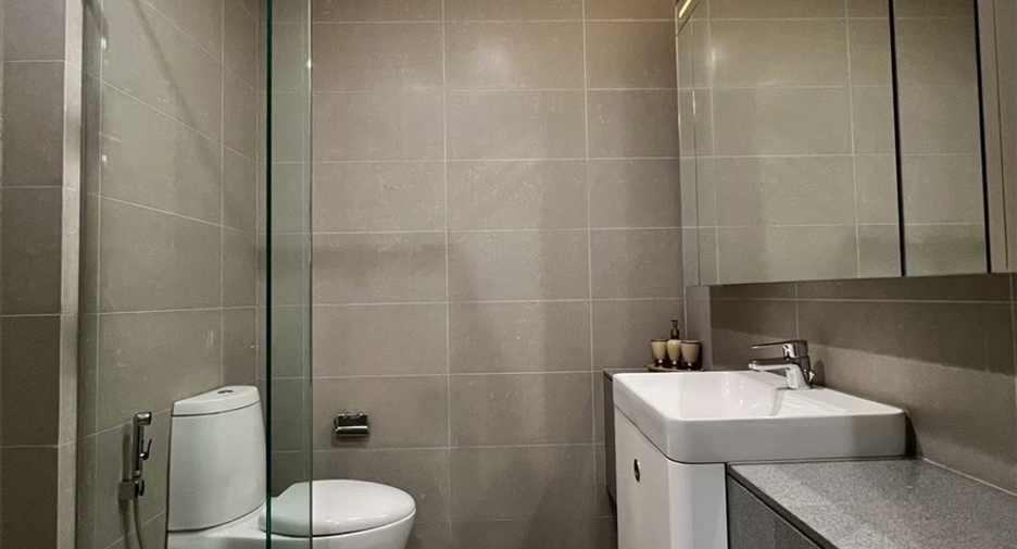 For sale 1 bed condo in Pathum Wan, Bangkok