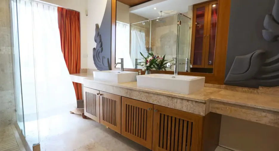 Villa zum Kauf und zur Miete mit 6 Zimmer in East Pattaya, Pattaya