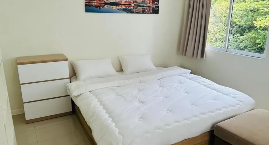 For rent 5 bedrooms townhouse in Watthana, Bangkok