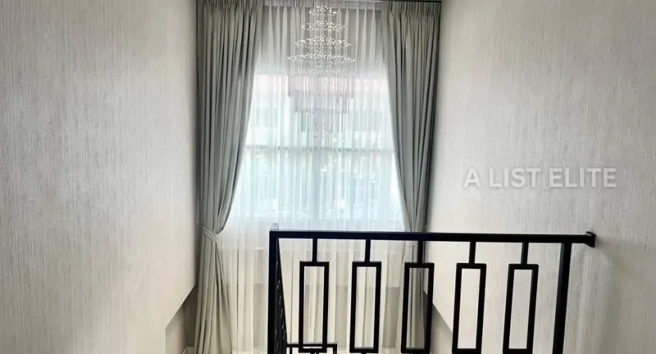 Casa en alquiler de 5 habitaciones en Jomtien, Pattaya