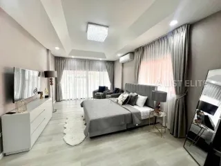 Casa en alquiler de 5 habitaciones en Bang Lamung, Chonburi