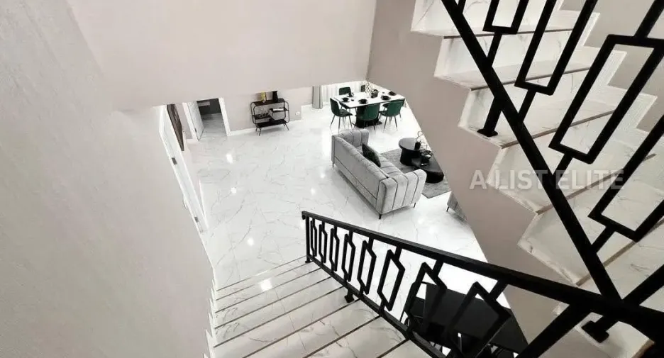 Casa en alquiler de 5 habitaciones en Jomtien, Pattaya