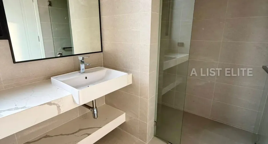 For rent 4 bedrooms house in East Pattaya, Pattaya