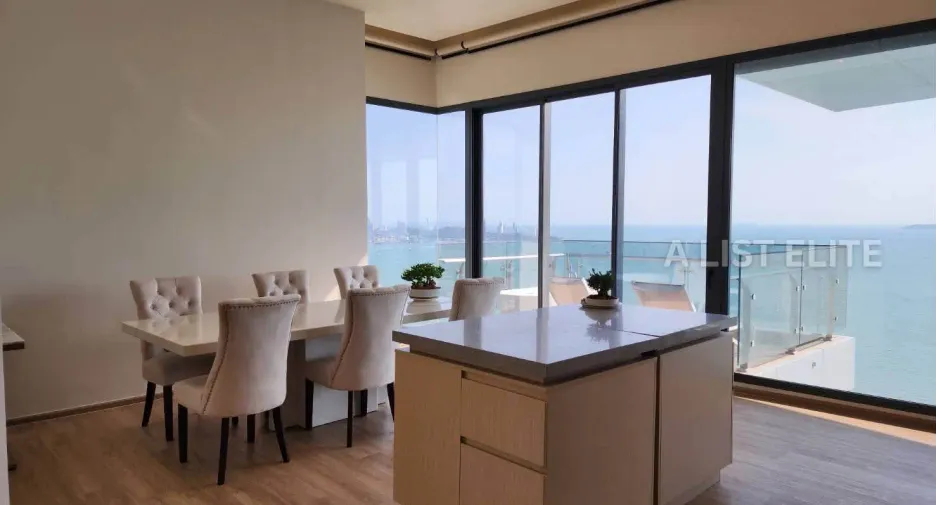 For rent 3 bedrooms condo in North Pattaya, Pattaya