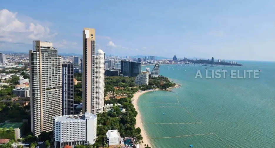 For rent 3 bedrooms condo in North Pattaya, Pattaya