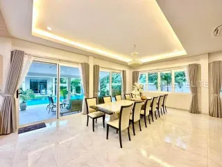 Haus zur Miete mit 6 Zimmer in Bang Lamung, Chonburi