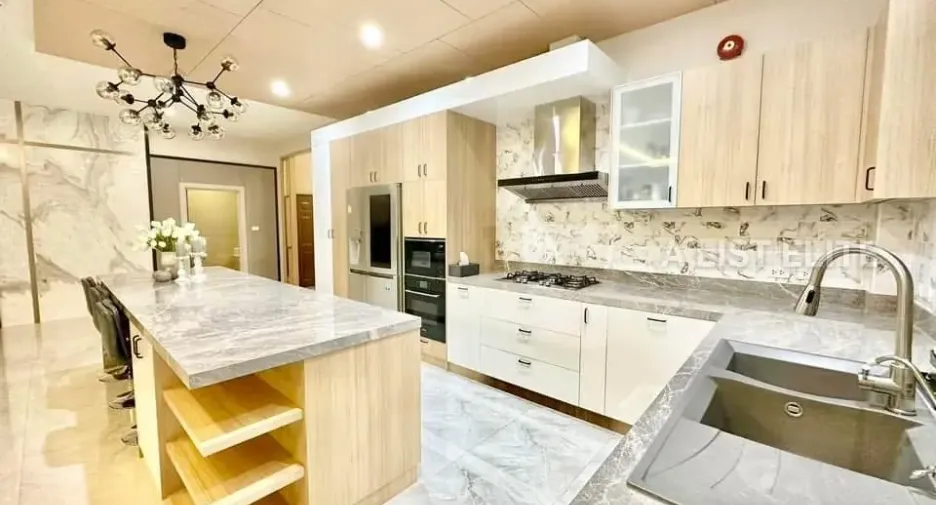 For rent 6 bedrooms house in Huay Yai, Pattaya
