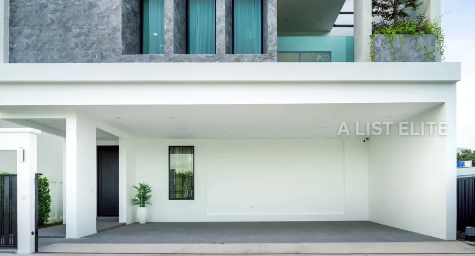 For rent 4 bedrooms house in Huay Yai, Pattaya