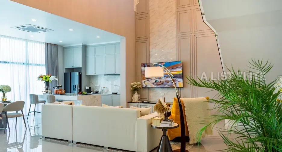 For rent 4 bedrooms house in Huay Yai, Pattaya