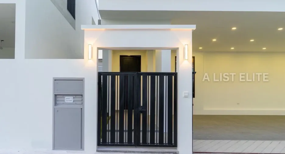 For rent 4 bedrooms house in Huay Yai, Pattaya