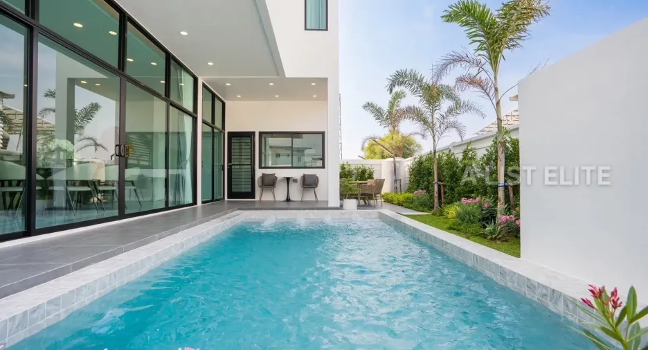 For rent 4 bedrooms house in Huay Yai, Pattaya