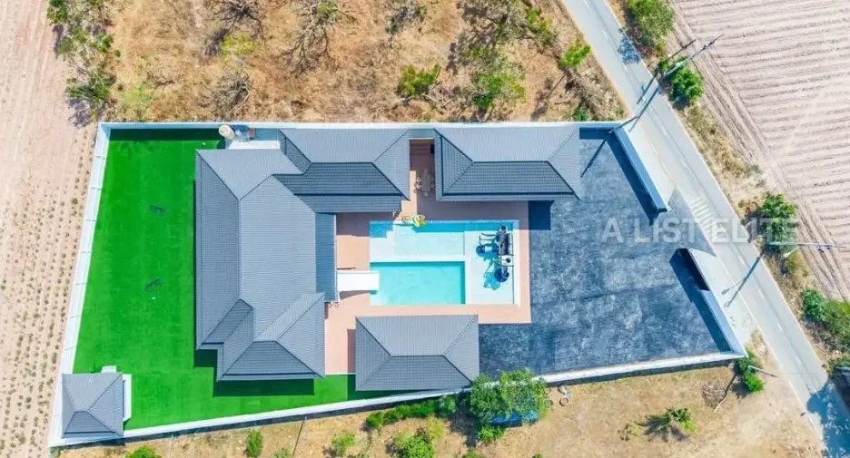 À vendre 5 chambres maison à East Pattaya, Pattaya