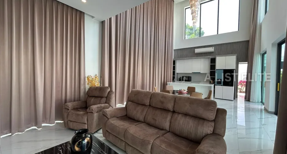 À vendre 5 chambres maison à East Pattaya, Pattaya