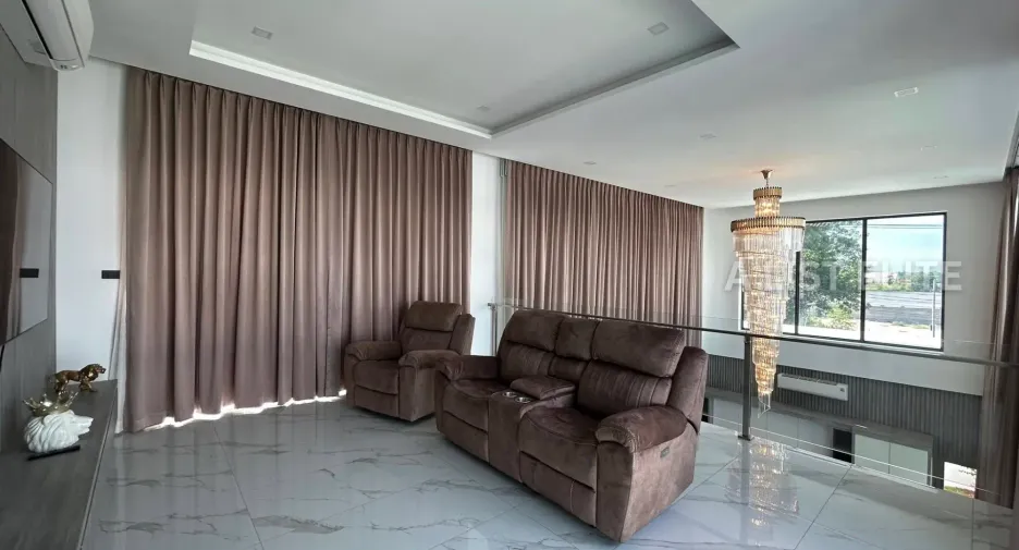 À vendre 5 chambres maison à East Pattaya, Pattaya