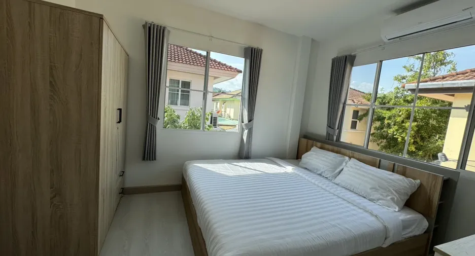 À louer 3 chambres maison à Mueang Phuket, Phuket