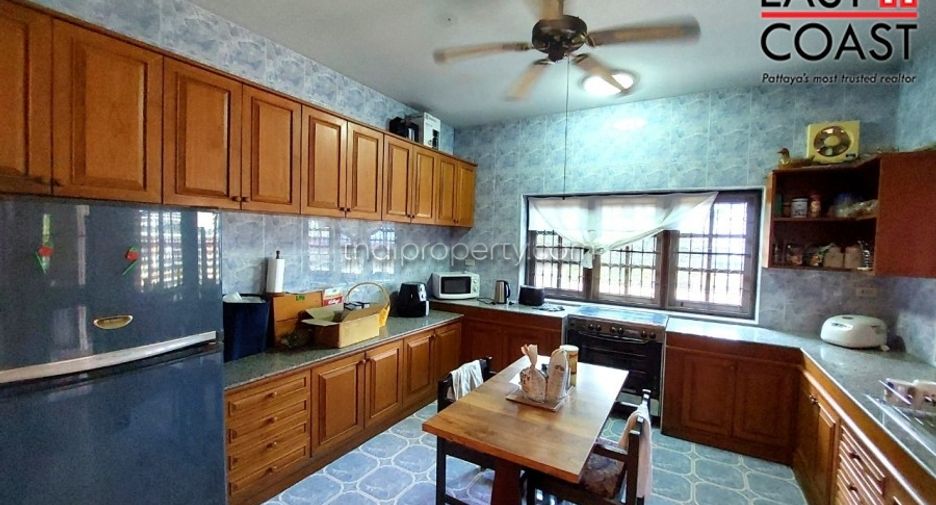For rent 5 bedrooms house in East Pattaya, Pattaya