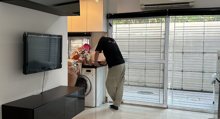 For sale 3 ベッドルーム townhouse in Bang Phli, Samut Prakan