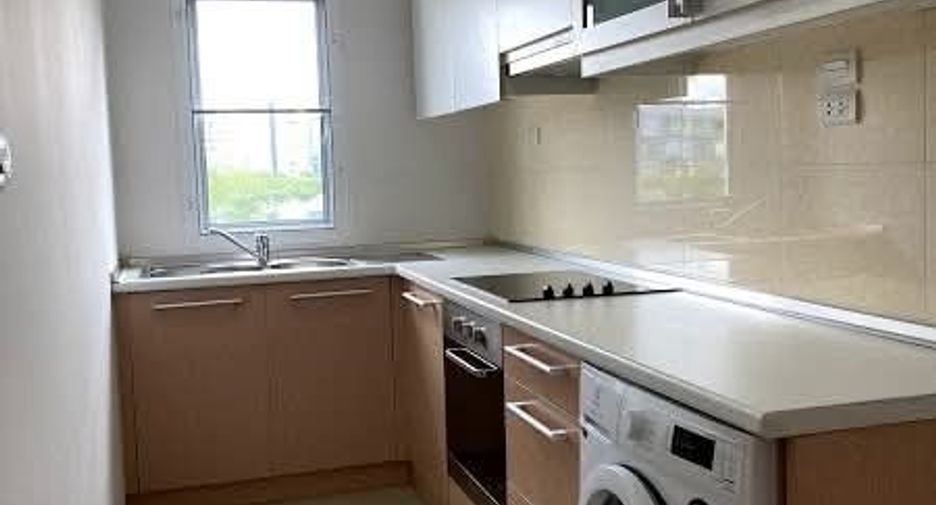 For rent そして for sale 3 ベッドルーム condo in Phra Khanong, Bangkok