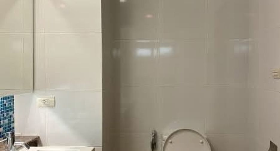 For rent そして for sale 3 ベッドルーム condo in Phra Khanong, Bangkok
