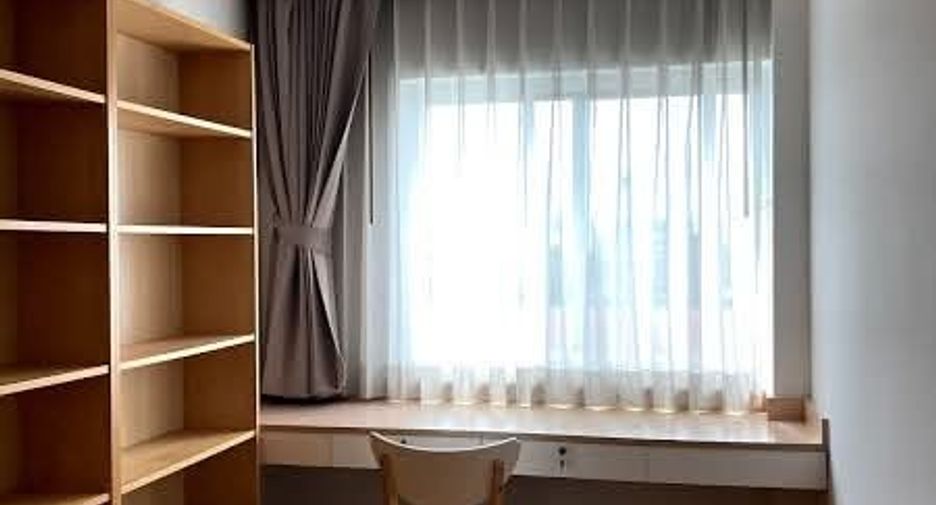For rent そして for sale 3 ベッドルーム condo in Phra Khanong, Bangkok