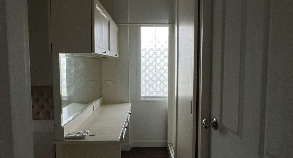 For sale 4 ベッドルーム house in Bang Kapi, Bangkok