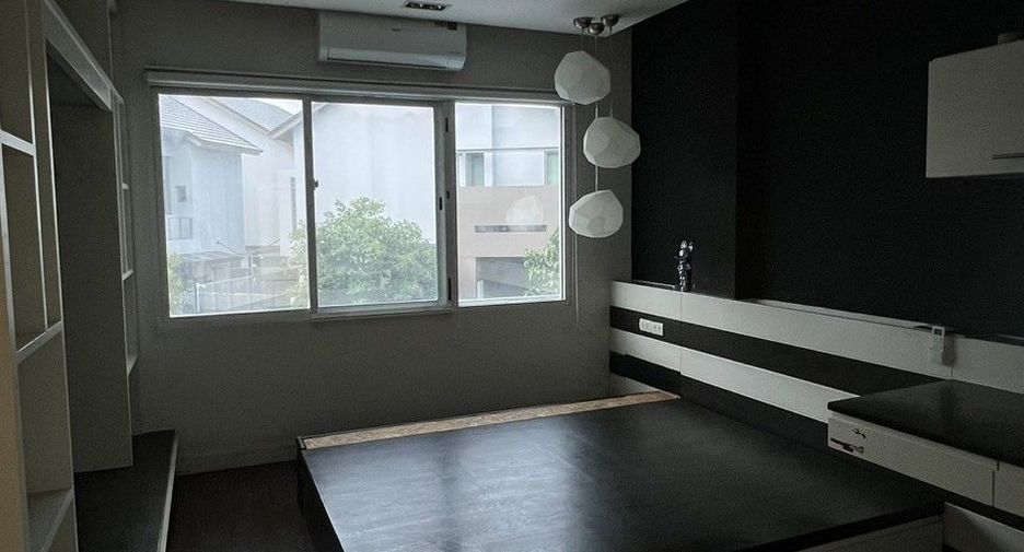 For sale 4 ベッドルーム house in Bang Kapi, Bangkok