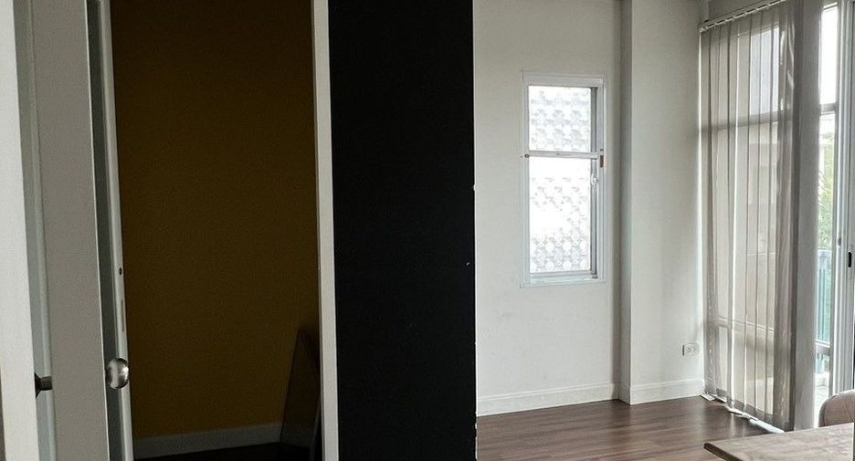 For sale 4 ベッドルーム house in Bang Kapi, Bangkok